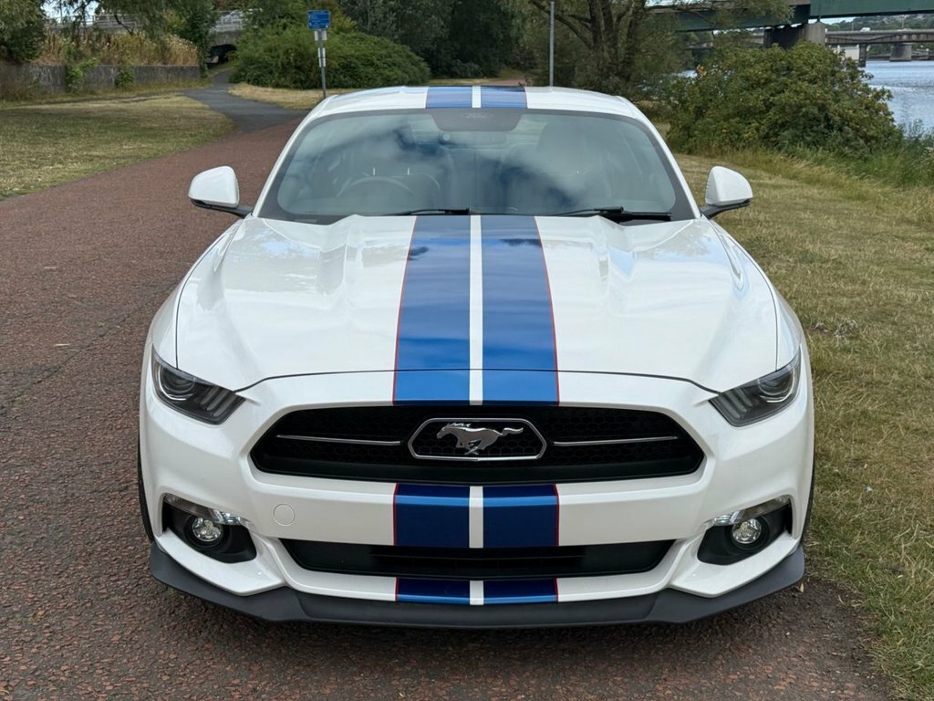 Ford Mustang 5L Gt White #2