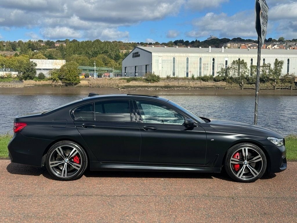 BMW 7 Series 4.4L M Sport Black #2
