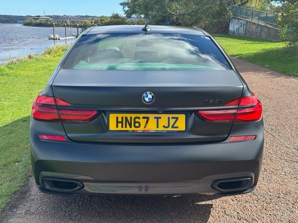 BMW 7 Series 4.4L M Sport Black #4