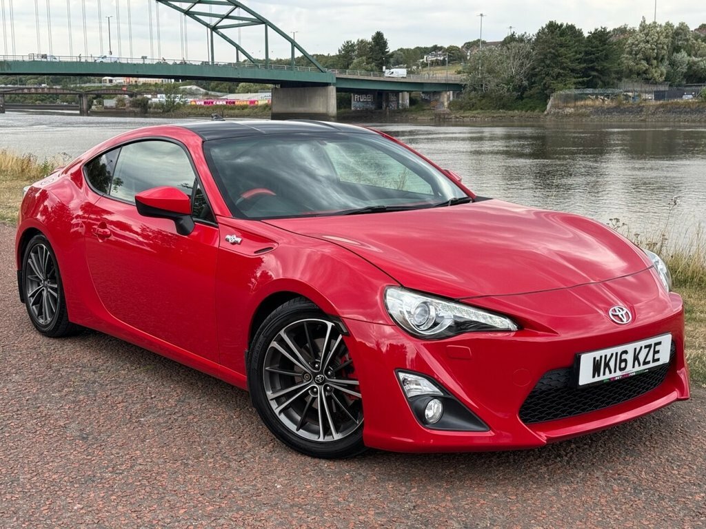 Toyota GT86 Coupe Red