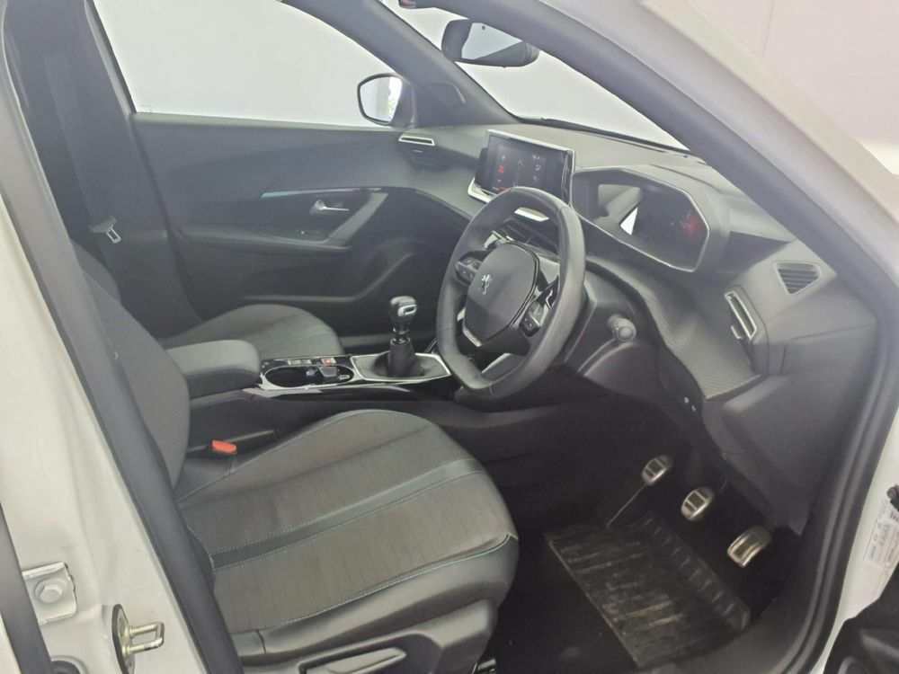 Peugeot 2008 1.2 Puretech Allure Premium Euro 6 S S White #5