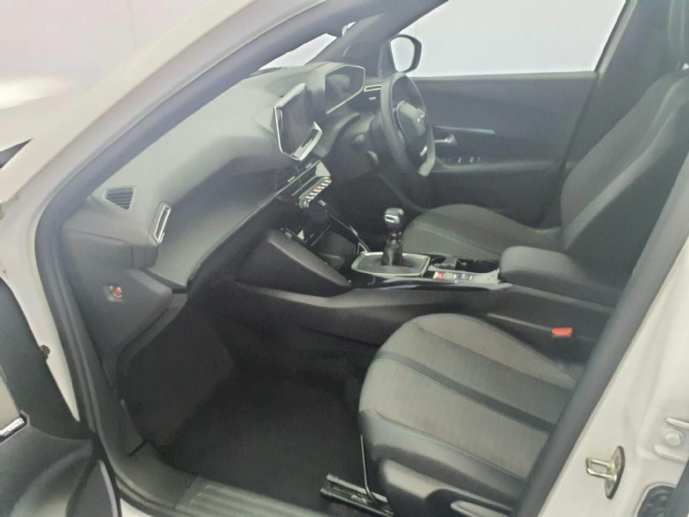 Peugeot 2008 1.2 Puretech Allure Premium Euro 6 S S White #4