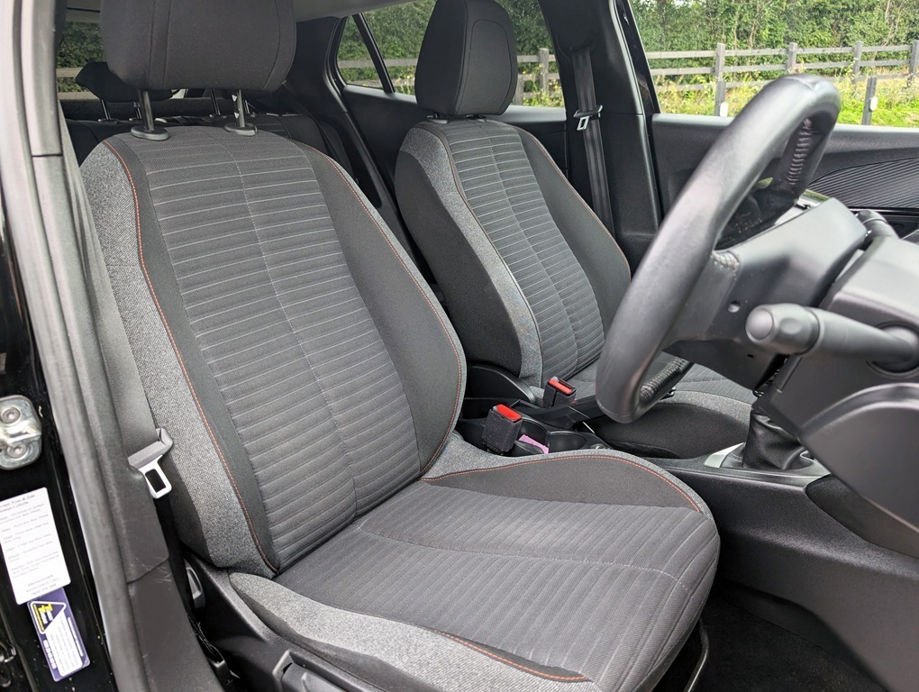 Peugeot 2008 1.5Bhdi 110Hp Active Premium Black #4