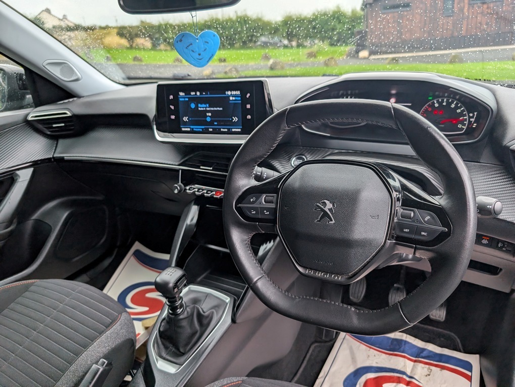 Peugeot 2008 2008 Allure Premium Puretech Ss White #18