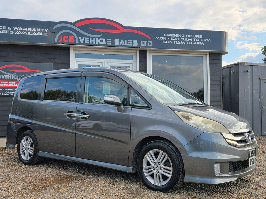 Honda StepWagon Import 5-Door Silver #2