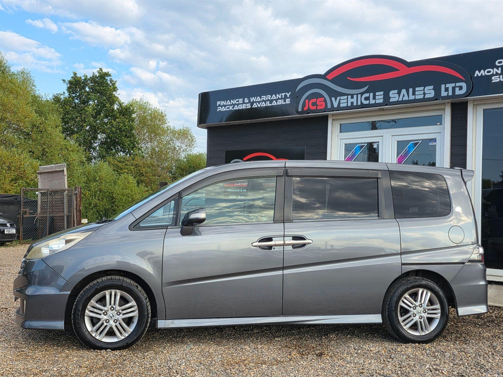 Honda StepWagon Import 5-Door Silver #10