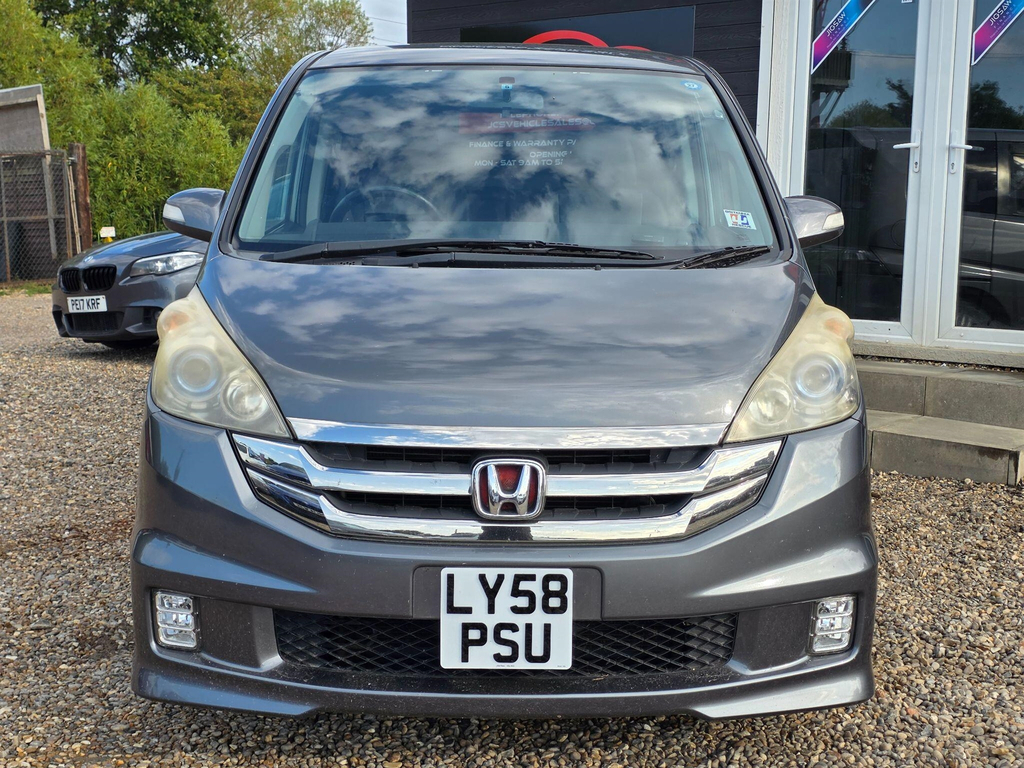 Honda StepWagon Import 5-Door Silver #13