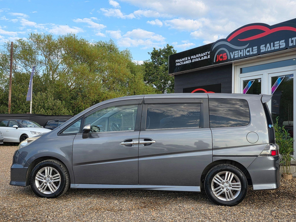 Honda StepWagon Import 5-Door Silver #9