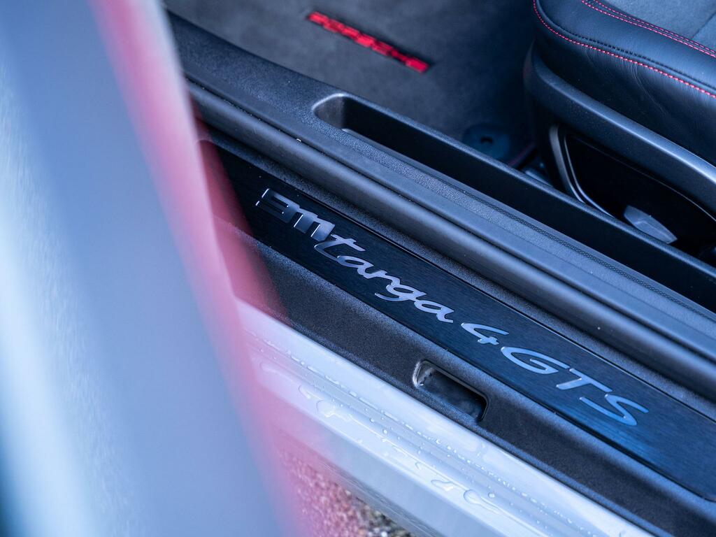 Porsche 911 992 4S Targa Euro 6 Green #27