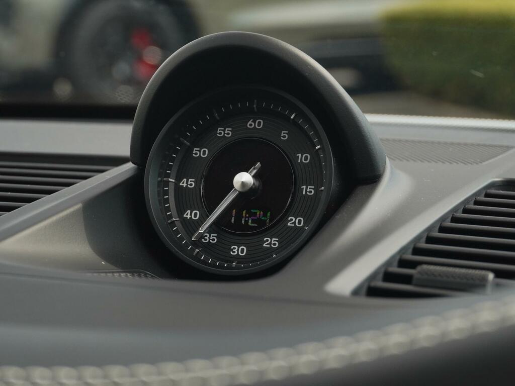 Porsche 911 Gts T-hybrid Pdk 2024 Grey #24