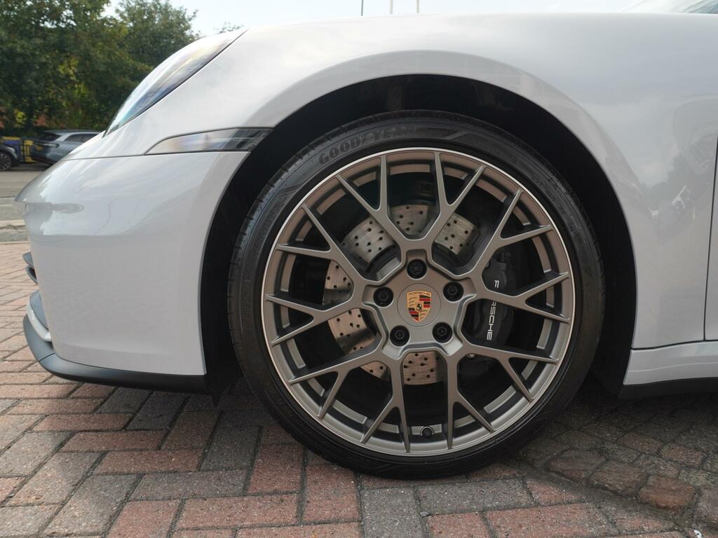 Porsche 911 Gts T-hybrid Pdk 2024 Grey #4