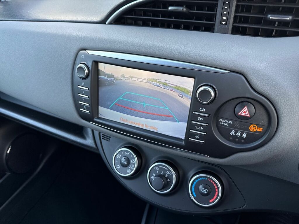 Toyota Yaris 1.5 Vvt-i Icon Tech 5-Dr Red #26
