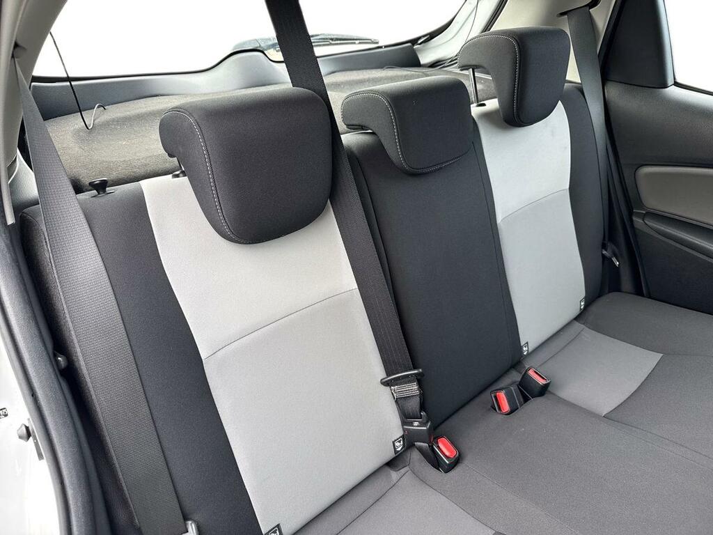 Toyota Yaris 1.5 Vvt-i Icon Tech 5-Dr Red #9