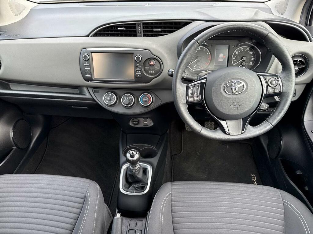 Toyota Yaris 1.5 Vvt-i Icon Tech 5-Dr Red #10