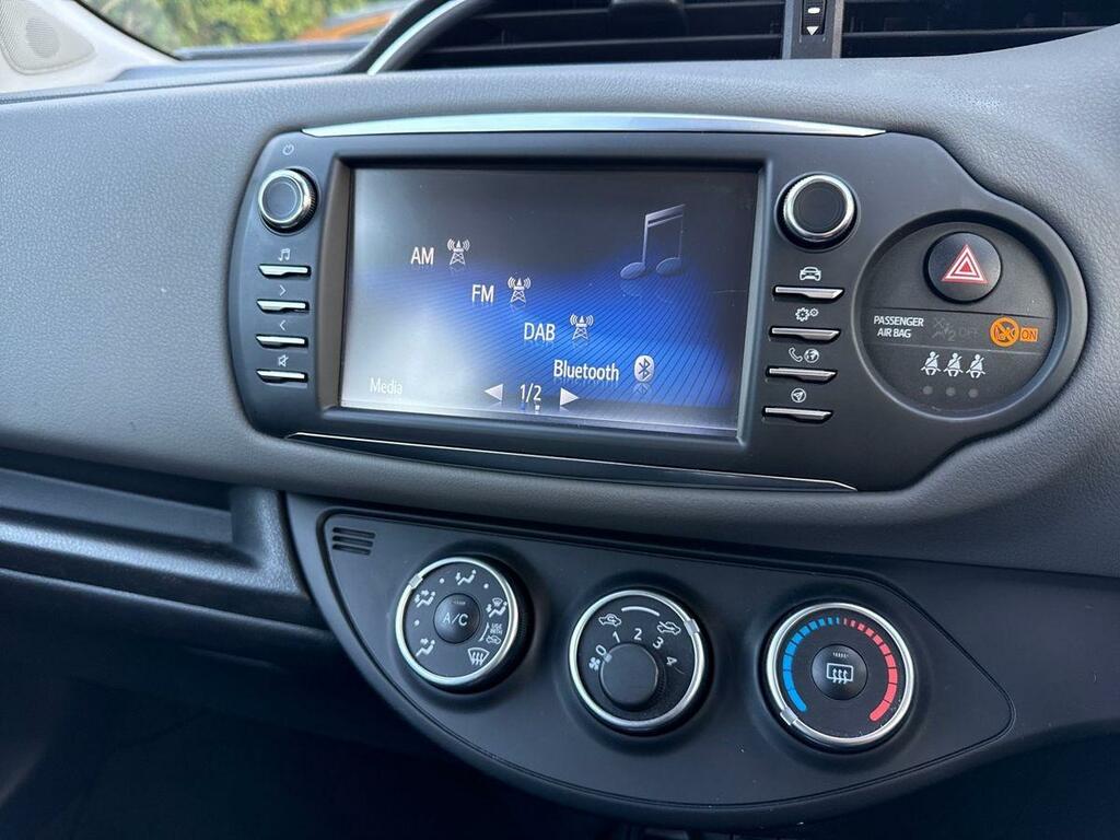 Toyota Yaris 1.5 Vvt-i Icon Tech 5-Dr Red #27