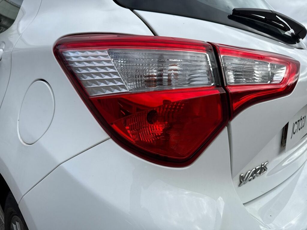 Toyota Yaris 1.5 Vvt-i Icon Tech 5-Dr Red #18