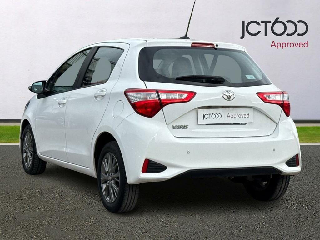 Toyota Yaris 1.5 Vvt-i Icon Tech 5-Dr Red #3