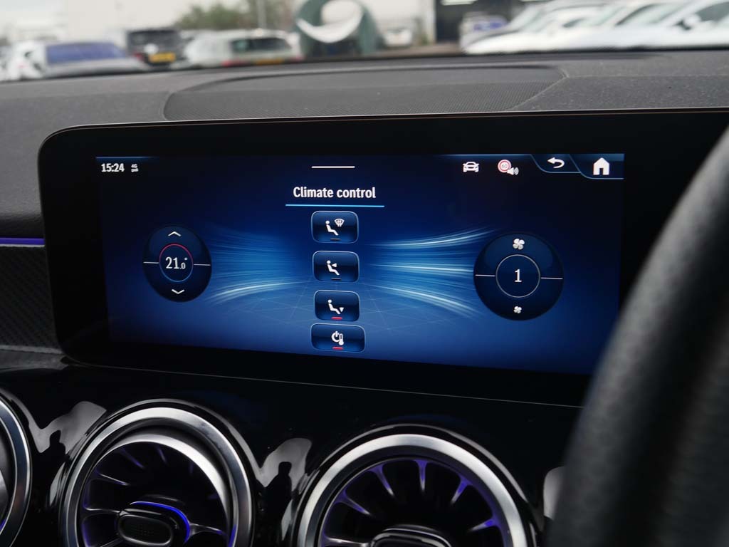 Mercedes-Benz GLB Class Glb 200 Sport Executive 7G-tronic Black #30