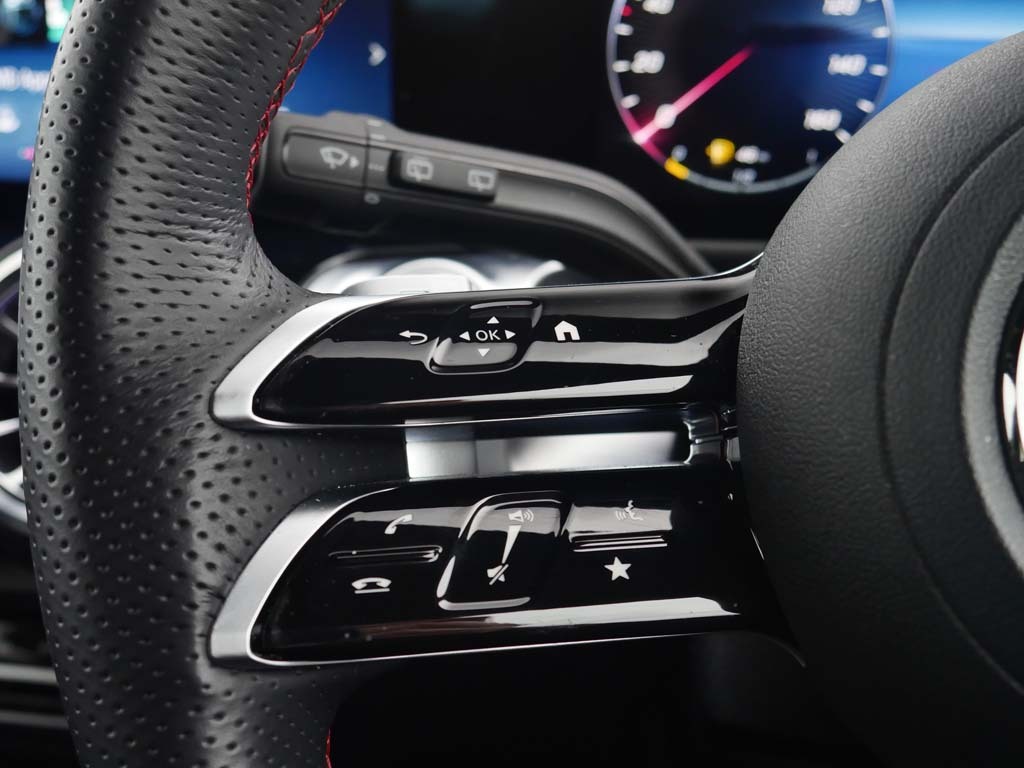 Mercedes-Benz GLB Class Glb 200 Sport Executive 7G-tronic Black #12