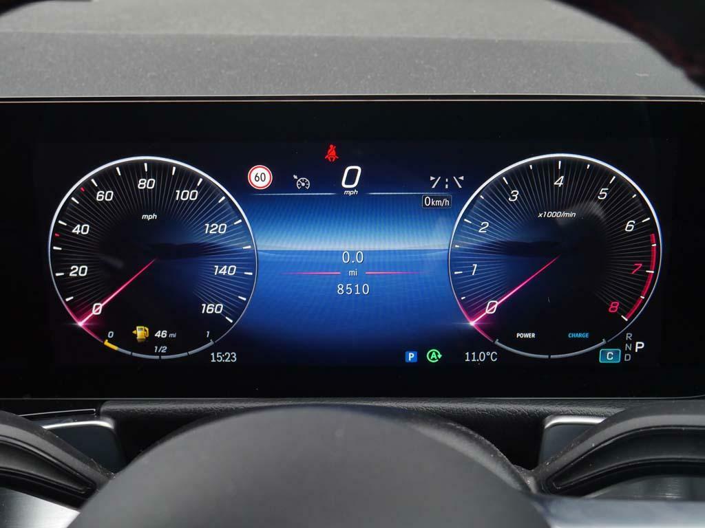 Mercedes-Benz GLB Class Glb 200 Sport Executive 7G-tronic Black #4