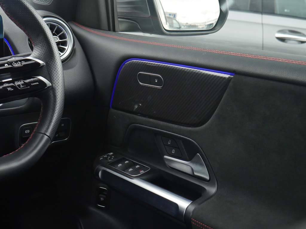 Mercedes-Benz GLB Class Glb 200 Sport Executive 7G-tronic Black #42