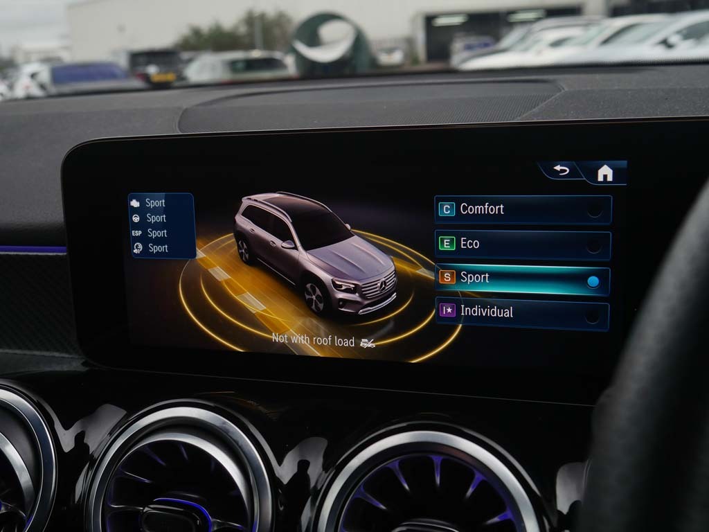Mercedes-Benz GLB Class Glb 200 Sport Executive 7G-tronic Black #24