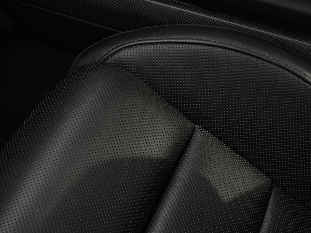 Porsche Taycan 79.2Kwh Saloon Grey #18