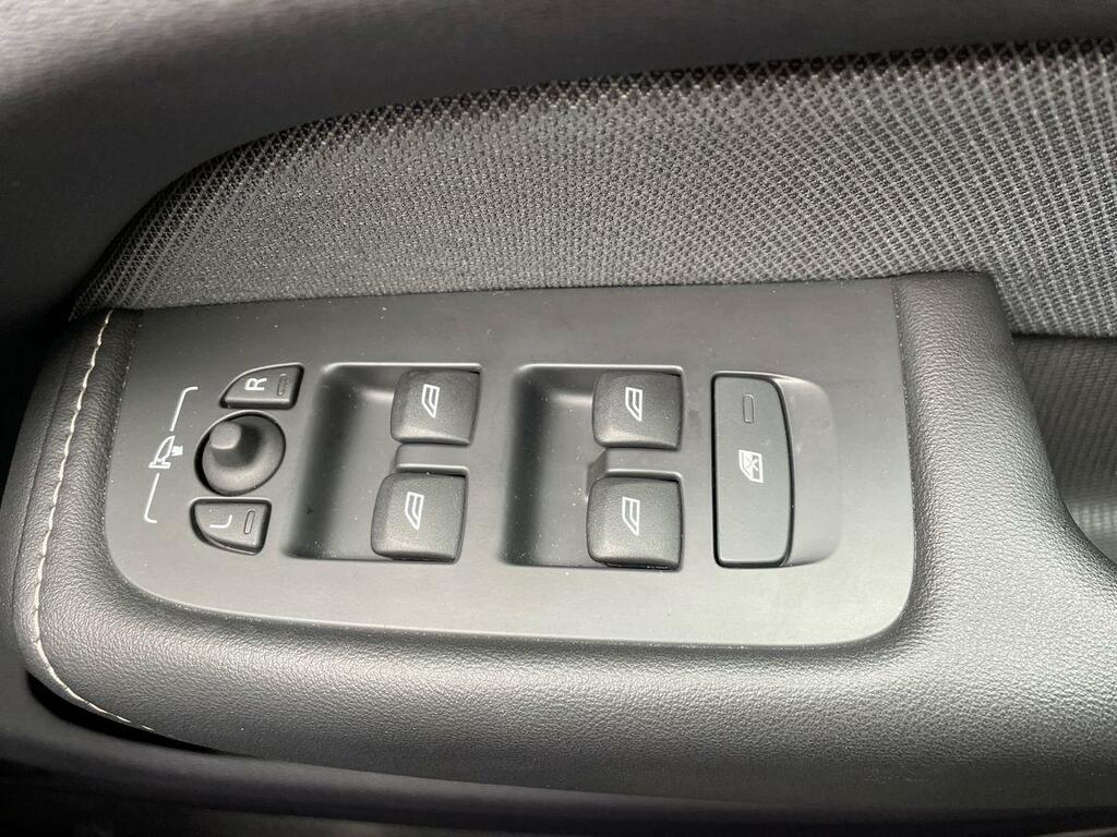 Volvo XC60 Recharge Inscription Expression, T6 Awd Plug-in Hy Black #37