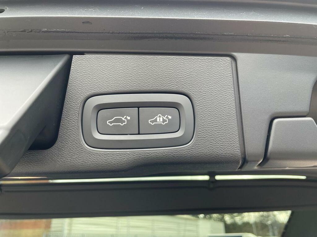 Volvo XC60 Recharge Inscription Expression, T6 Awd Plug-in Hy Black #23
