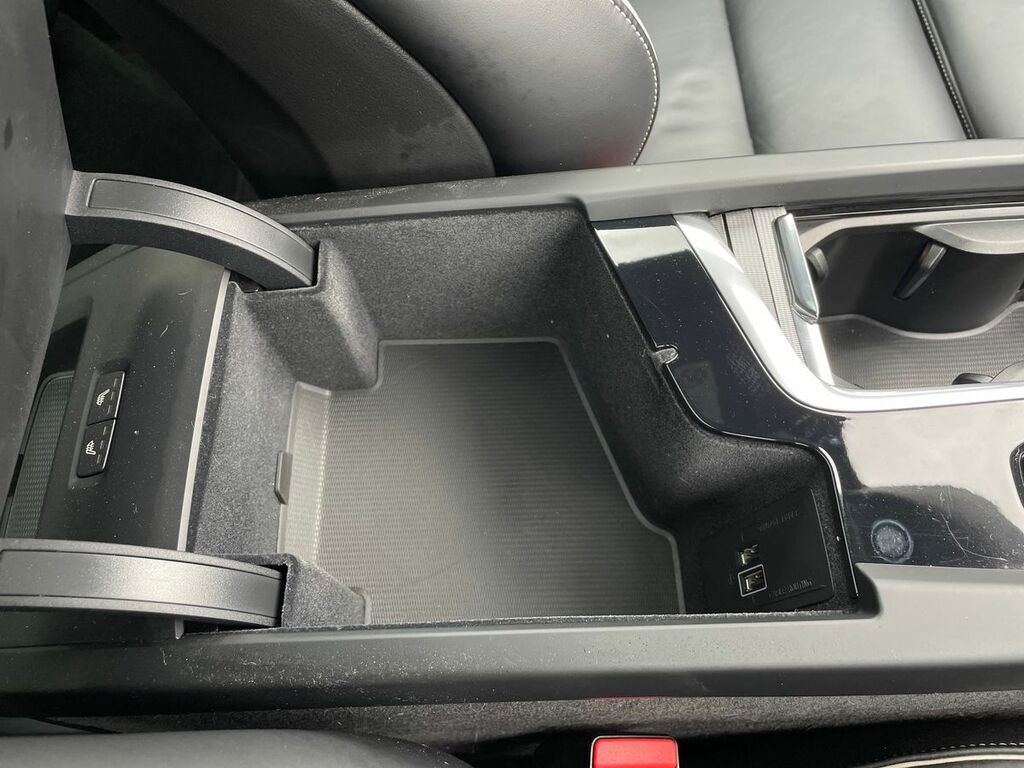 Volvo XC60 Recharge Inscription Expression, T6 Awd Plug-in Hy Black #40