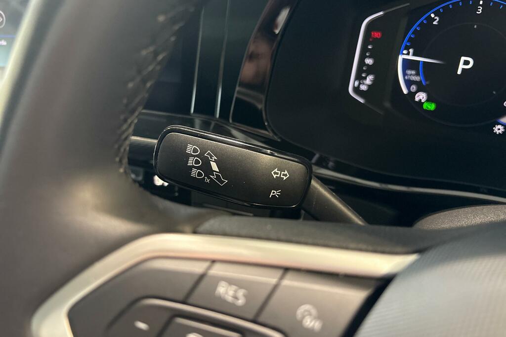 Volkswagen Caravelle Executive Swb 2.0 Tdi 150Ps Dsg 1,968 cc Grey #31