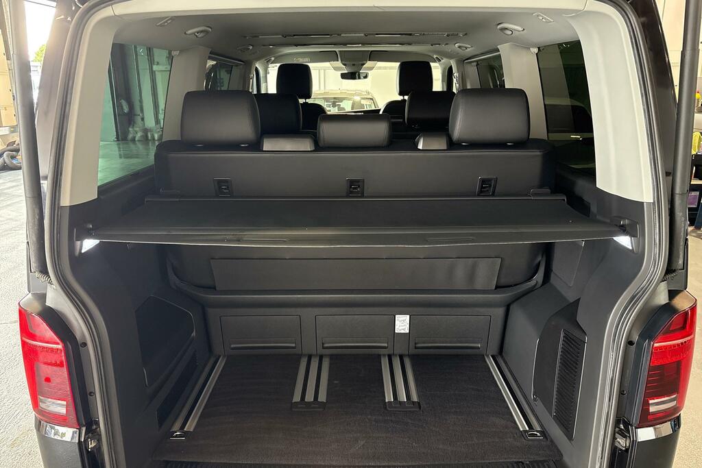 Volkswagen Caravelle Executive Swb 2.0 Tdi 150Ps Dsg 1,968 cc Grey #12