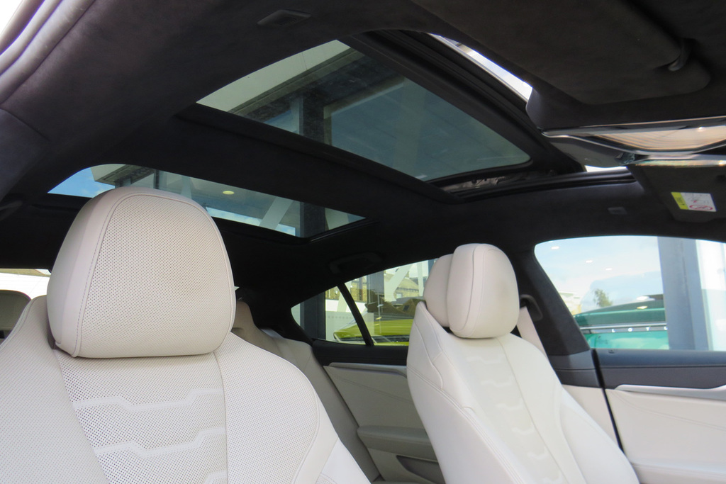 BMW 8 Series 840I 333 Sdrive M Sport Blue #33