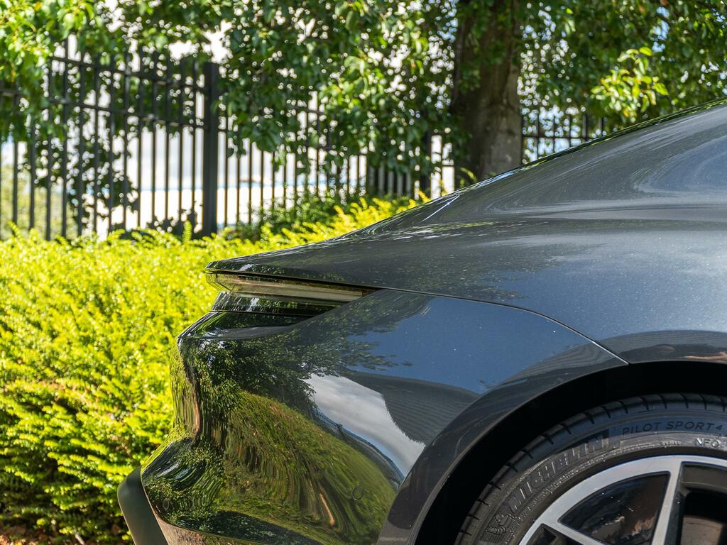 Porsche Taycan 520Kw Turbo 105Kwh Black #35