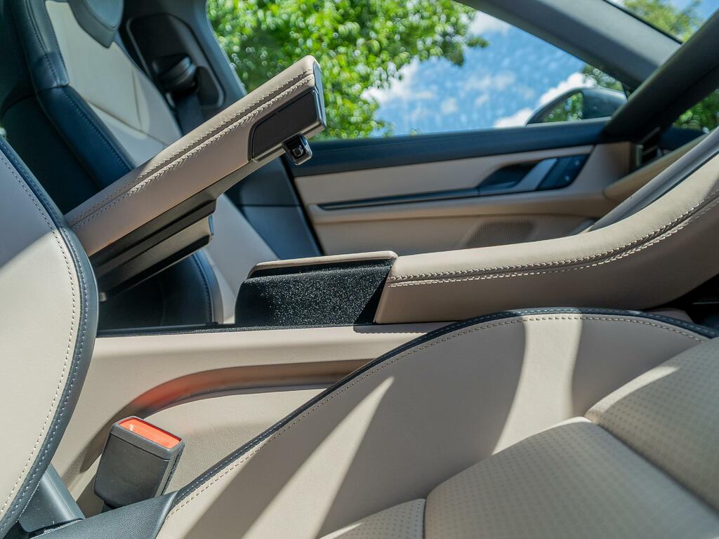 Porsche Taycan 520Kw Turbo 105Kwh Black #25