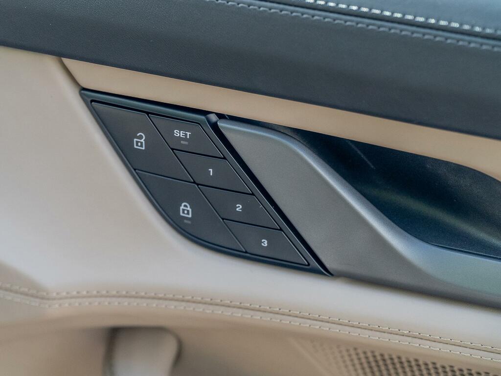 Porsche Taycan 520Kw Turbo 105Kwh Black #23