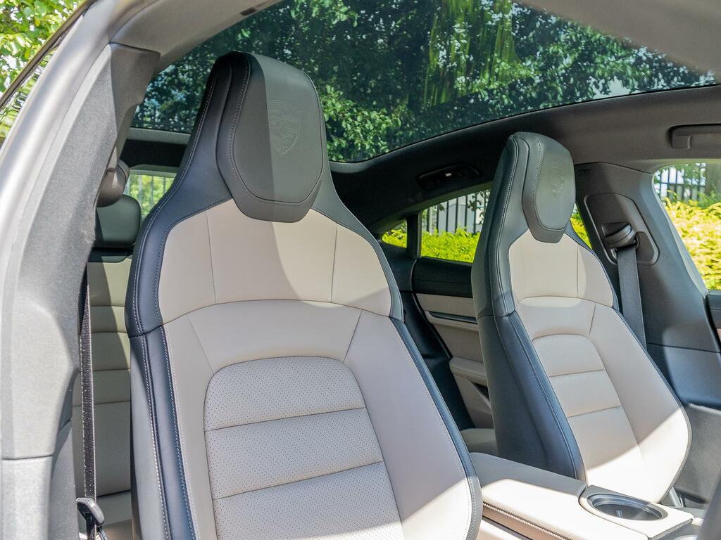 Porsche Taycan 520Kw Turbo 105Kwh Black #11