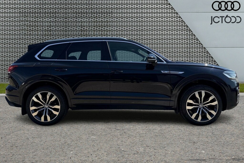 Volkswagen Touareg 3.0 V6 R-line Tech Tdi 282 Bhp Black #4