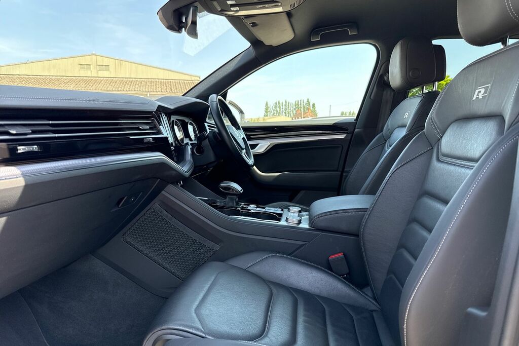 Volkswagen Touareg 3.0 V6 R-line Tech Tdi 282 Bhp Black #59