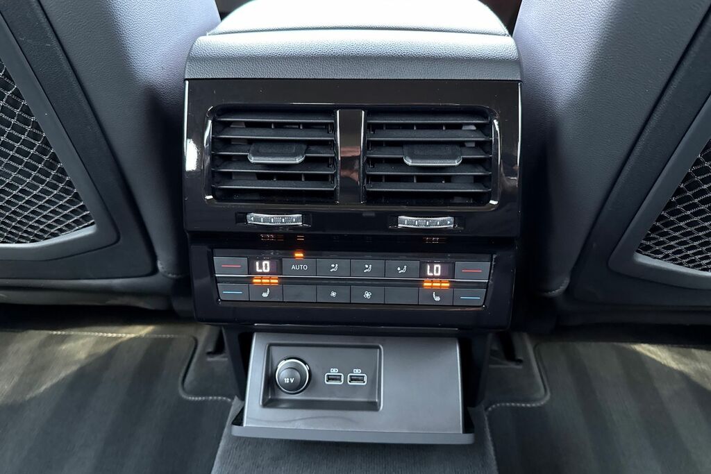 Volkswagen Touareg 3.0 V6 R-line Tech Tdi 282 Bhp Black #54