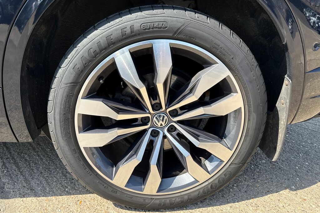 Volkswagen Touareg 3.0 V6 R-line Tech Tdi 282 Bhp Black #31