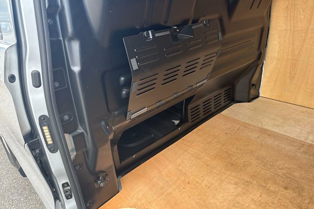 Volkswagen Transporter 2.0 Tdi 150 Startline Kombi Dsg Slider Grey #22