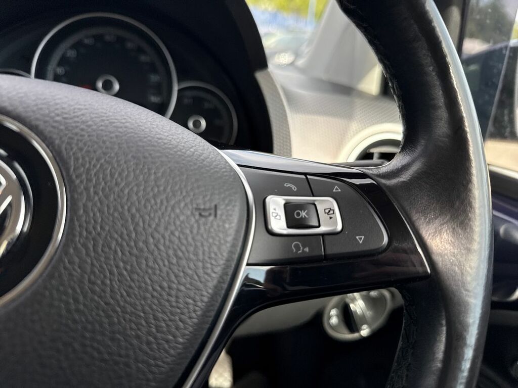 Volkswagen Up Volkswagen Up By Beats, 1.0 5Dr, One Owner White #17