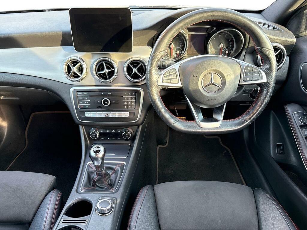Mercedes-Benz GLA Class 1.6 Gla180 Urban Edition Suv 7G-dct Eur Black #11