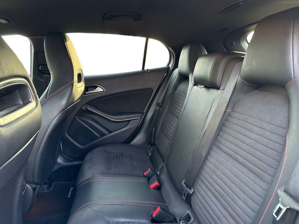 Mercedes-Benz GLA Class 1.6 Gla180 Urban Edition Suv 7G-dct Eur Black #9