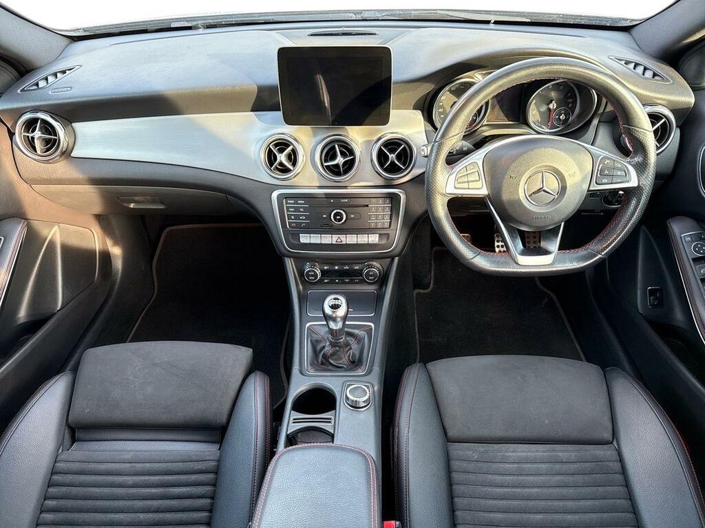 Mercedes-Benz GLA Class 1.6 Gla180 Urban Edition Suv 7G-dct Eur Black #10