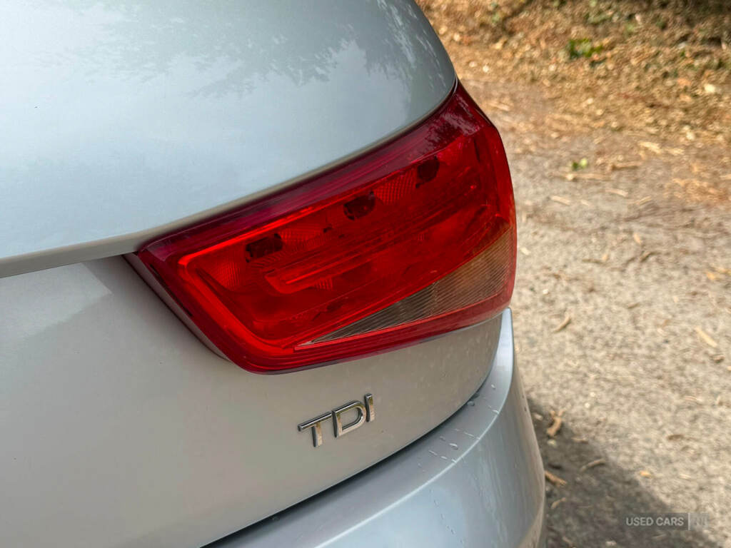 Audi A1 1.4 Tfsi Sport Euro 5 Ss Red #10