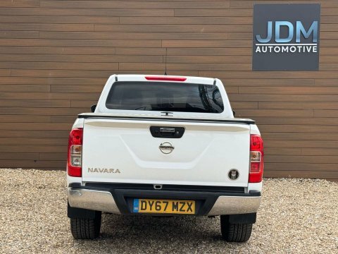 Nissan Navara 2.3 Navara N-connecta White #4
