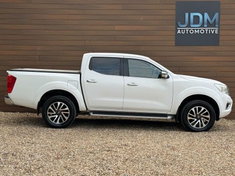 Nissan Navara 2.3 Navara N-connecta White #2