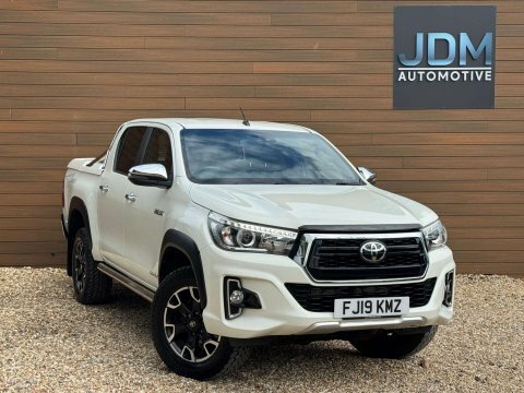 Toyota HILUX 2.4 Hi-luxury Invincible White